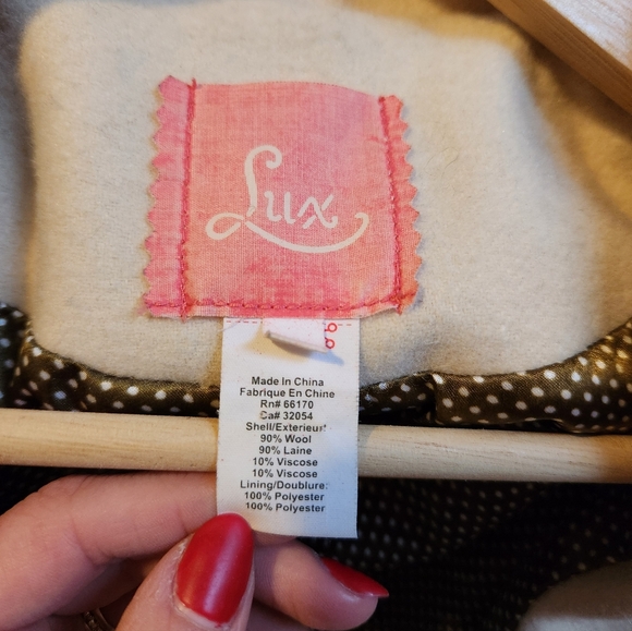 Vinyage Lux Women's Elegant Cream Pea Coat - Picture 5 of 5